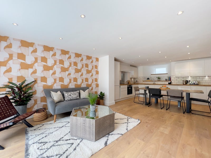 Room Sylvia Avenue in Bristol