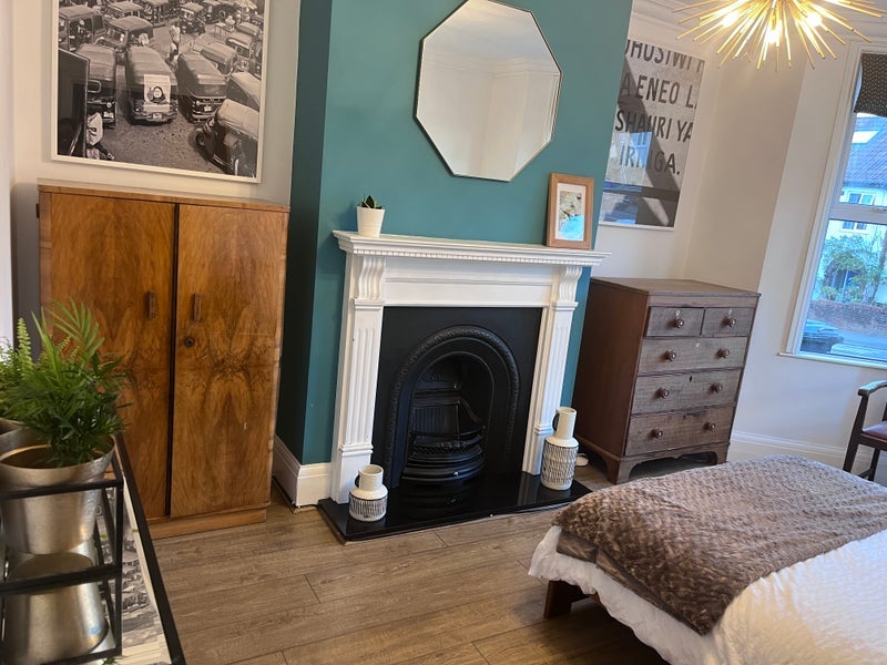 Room Sylvia Avenue in Bristol