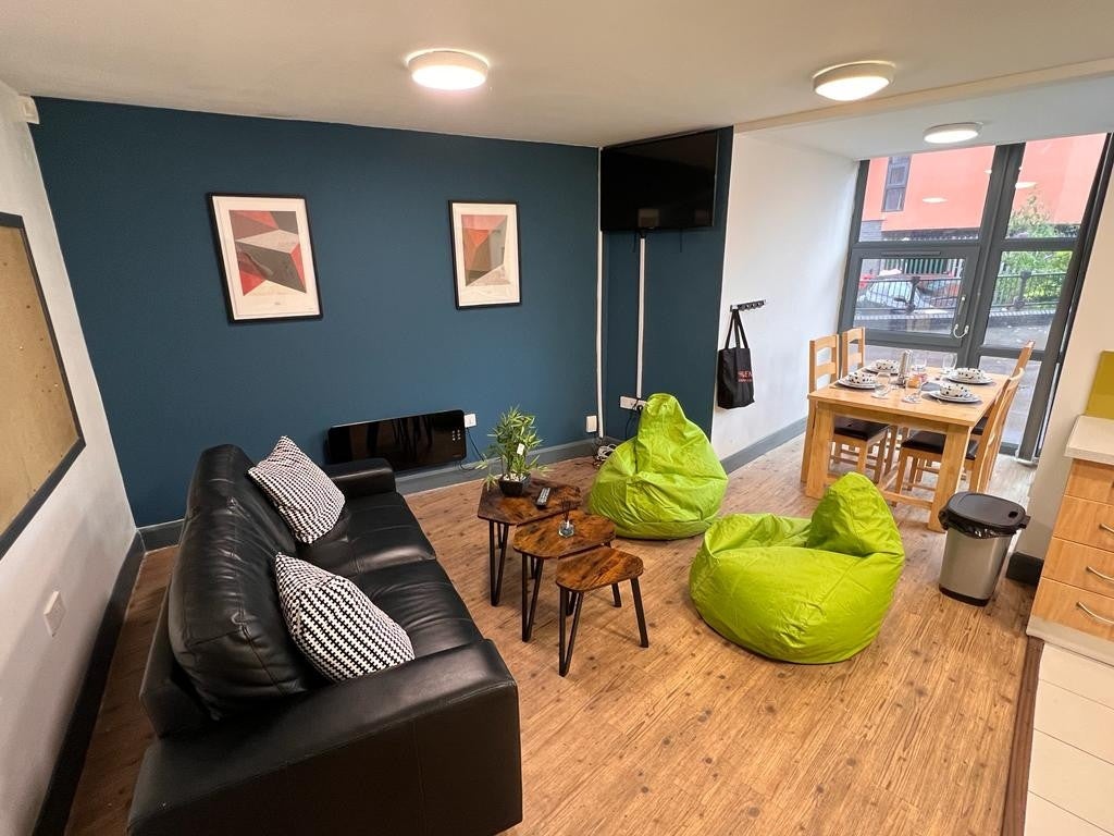 Flat Upperton Road in Leicester