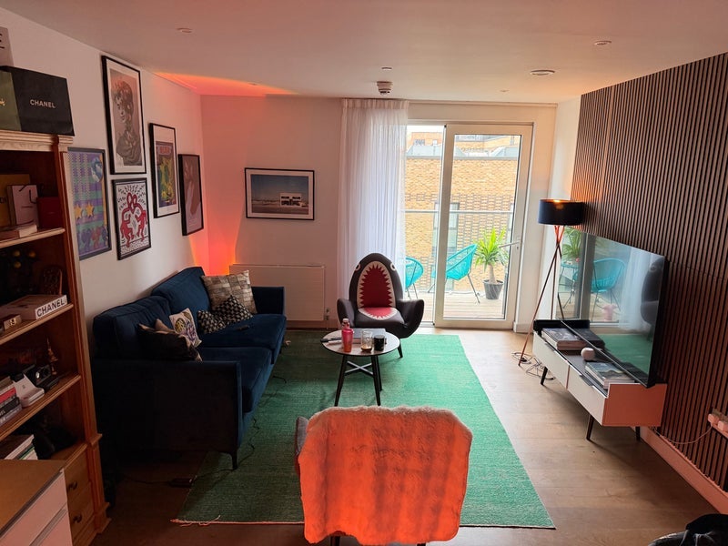 Room Ash Avenue in Greater London