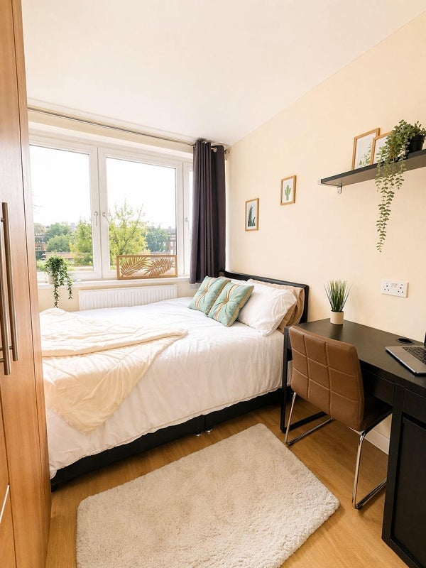 Room Porlock Way in Greater London