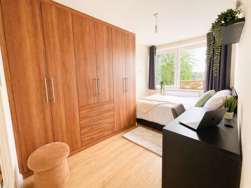 Room Porlock Way in Greater London