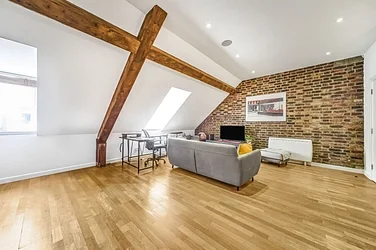 Flat Maidstone Buildings Mews in Greater London