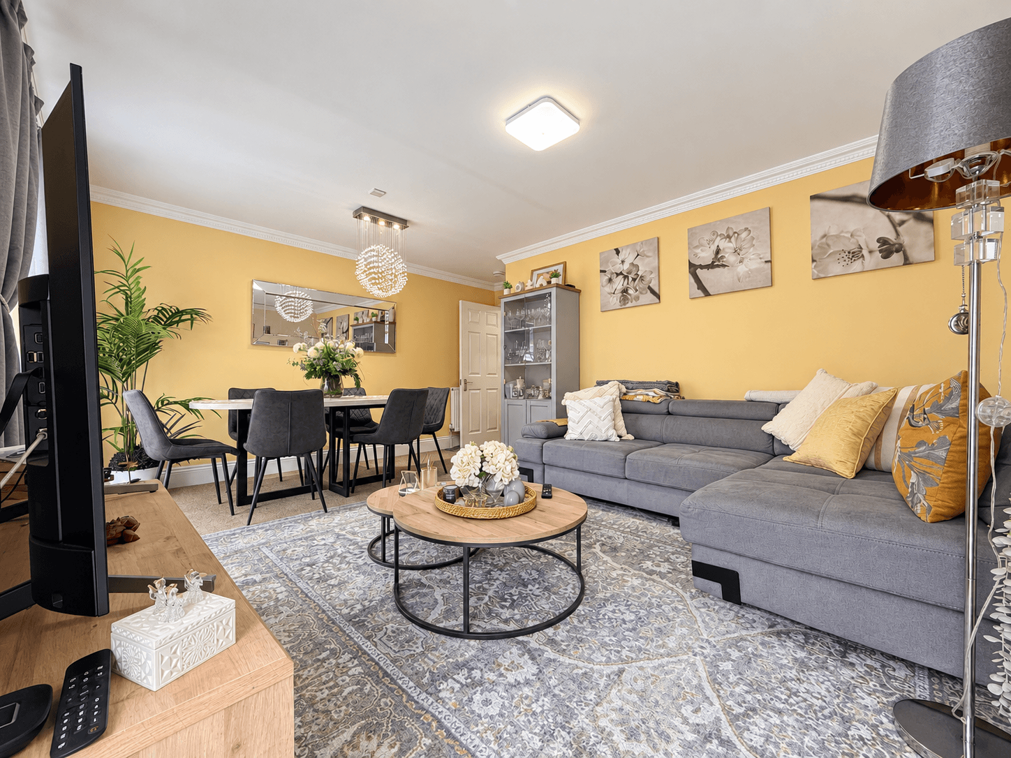 Flat Beechfield Road in Greater London