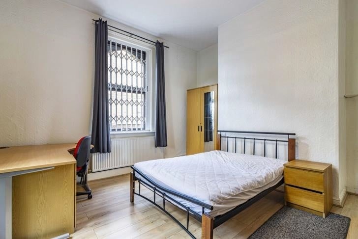 Room Forest Road West in Nottingham