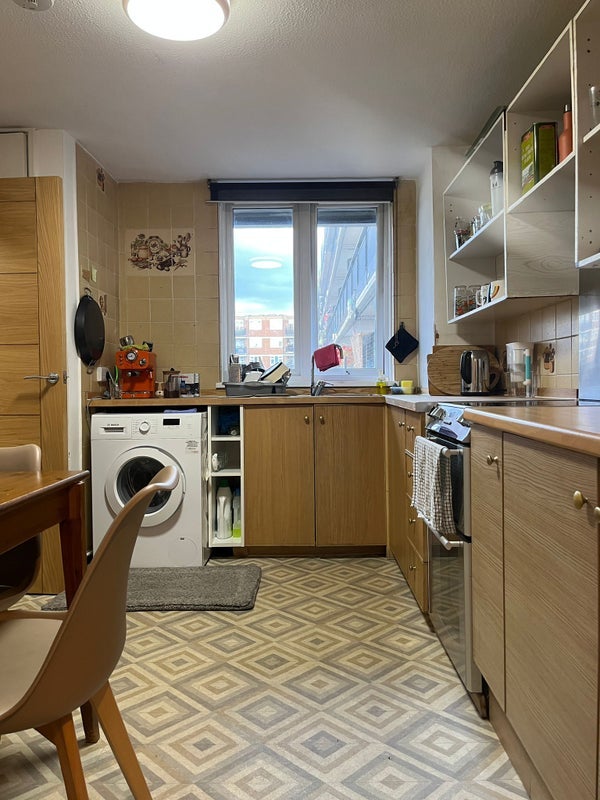Room Clements Road in Greater London