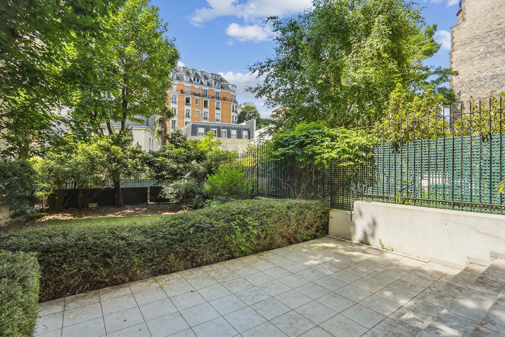 Flat Rue Victorien Sardou in Paris