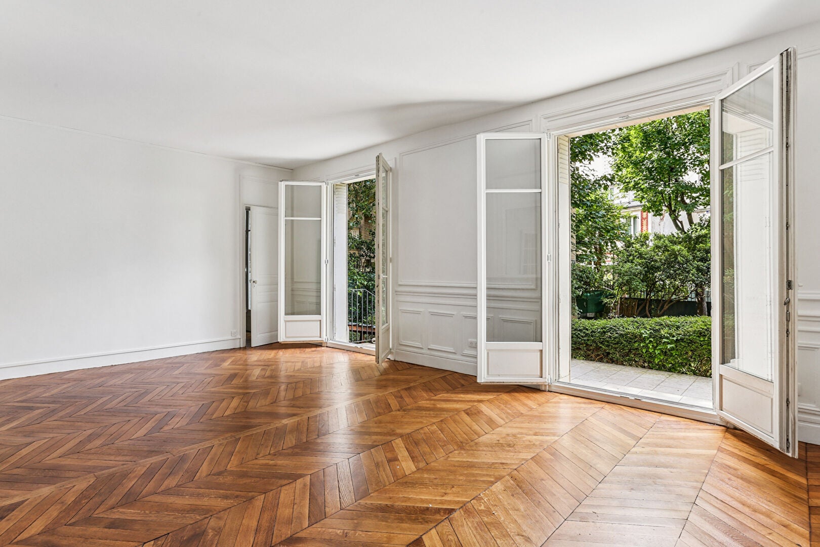 Flat Rue Victorien Sardou in Paris