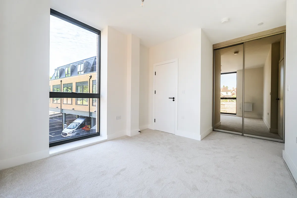 Flat Hargrave Road in Maidenhead
