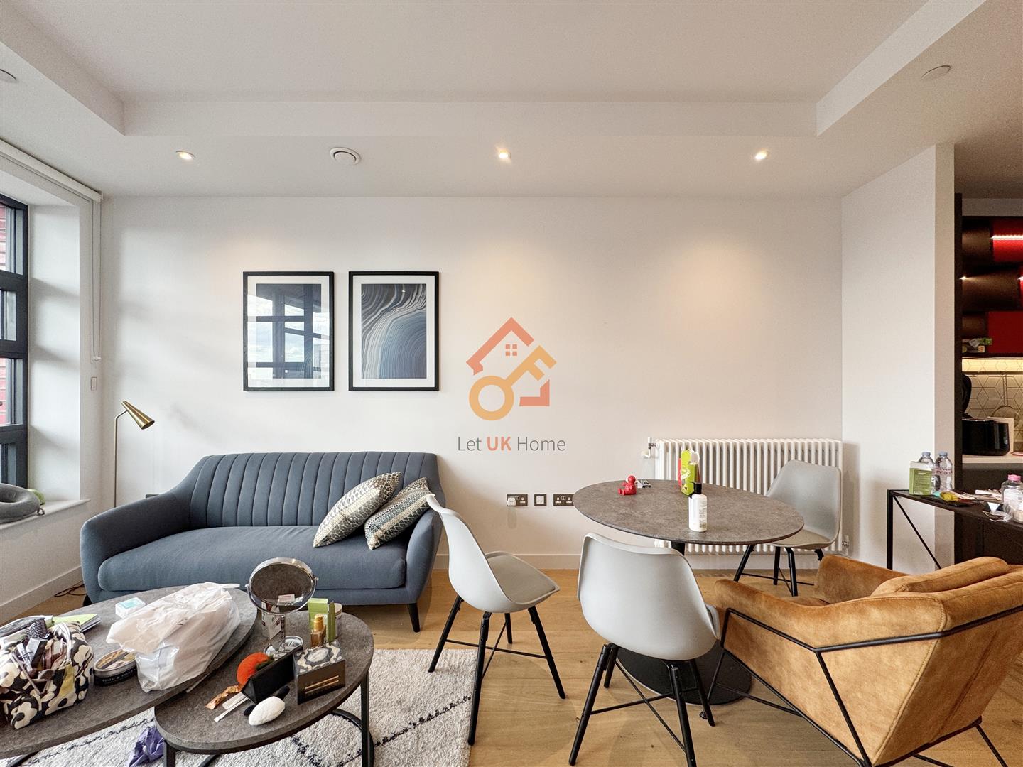 Flat City Island Way in Greater London