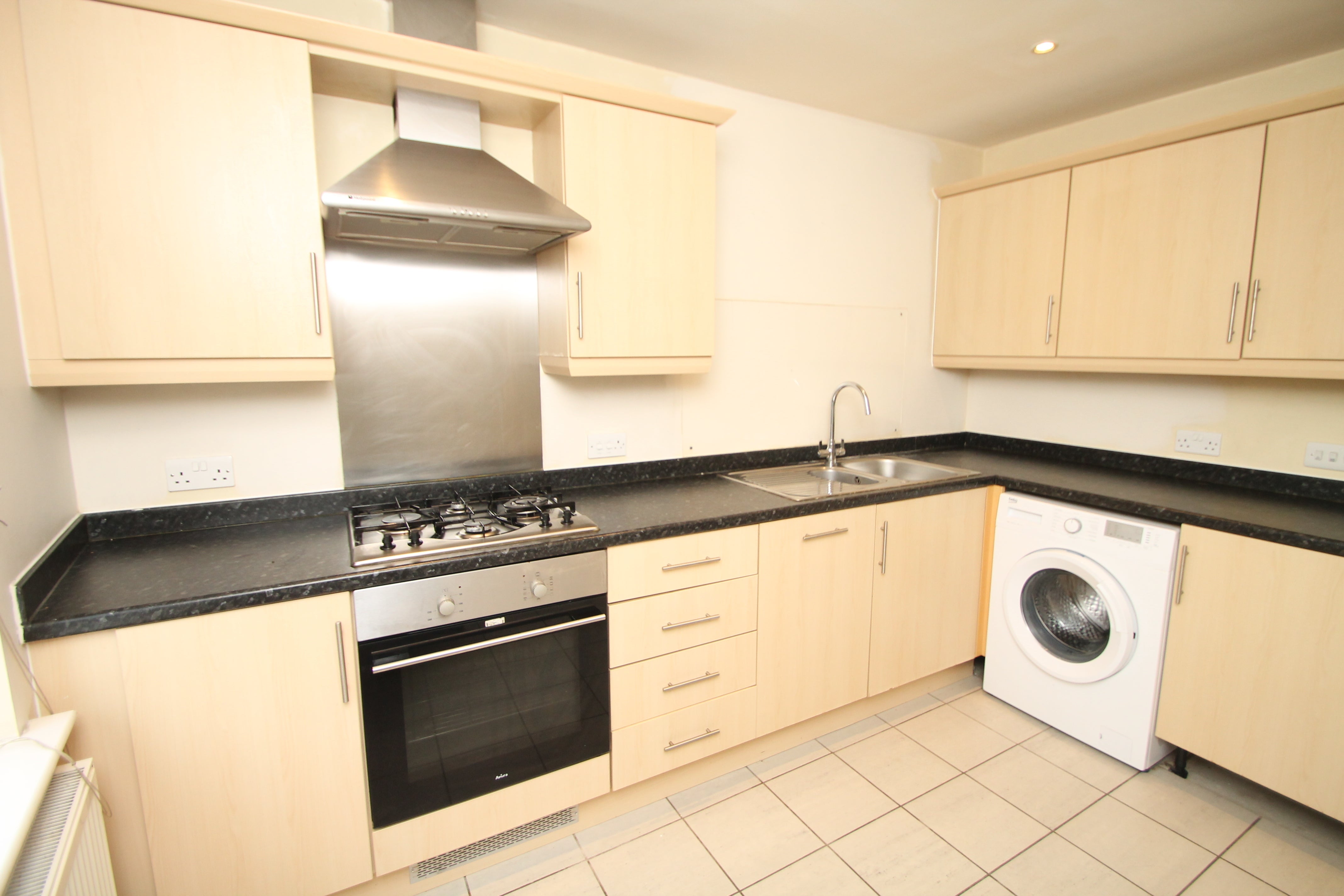 Flat Burnhill Road in Greater London