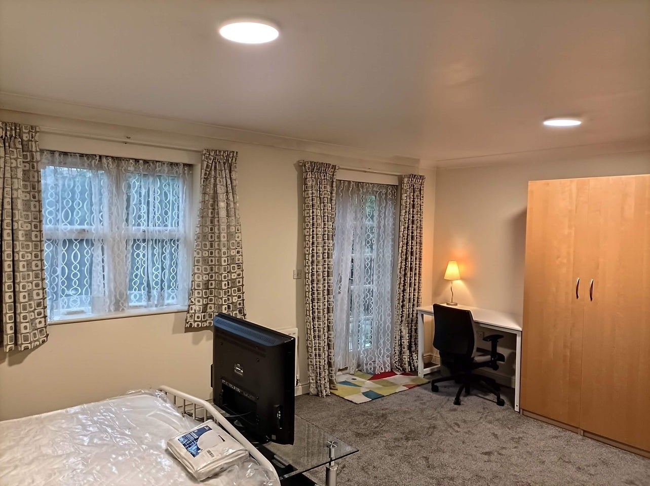 Room Schuster Road in Manchester
