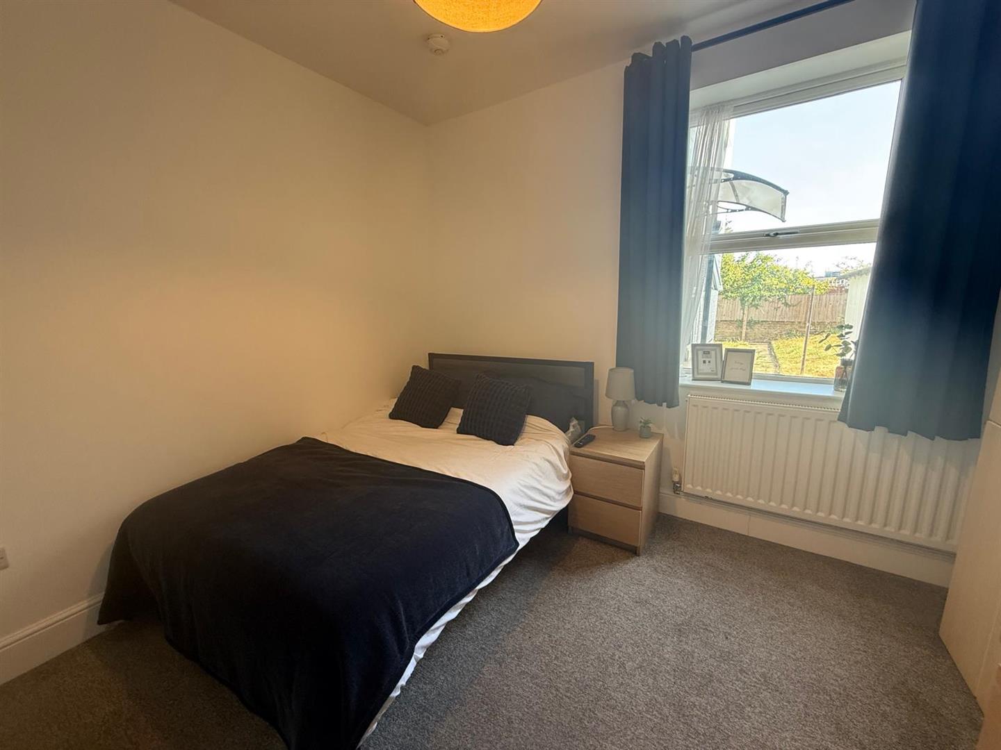 Room West Hill Drive in Mansfield Woodhouse