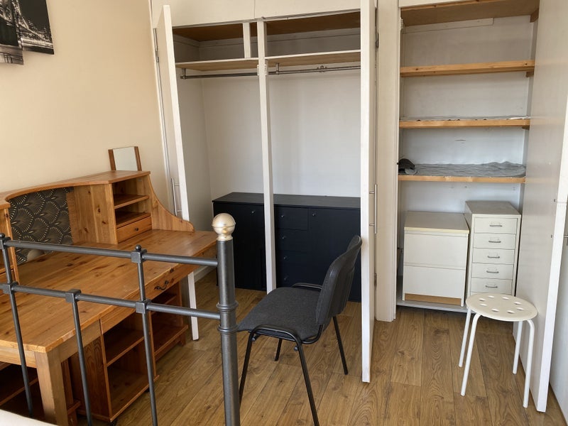 Room Glenister Road in Greater London