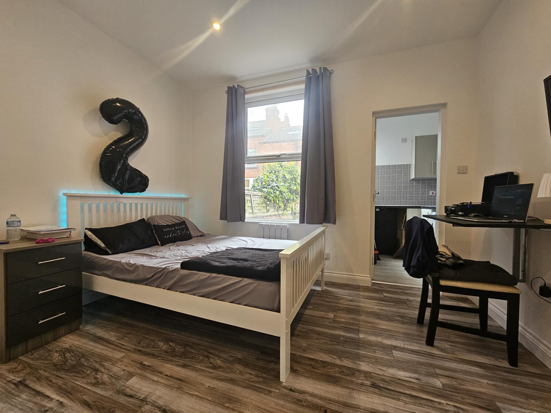 House Estcourt Terrace in Leeds