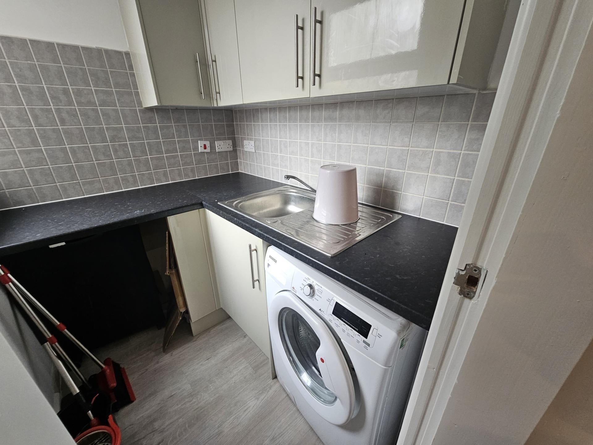 House Estcourt Terrace in Leeds
