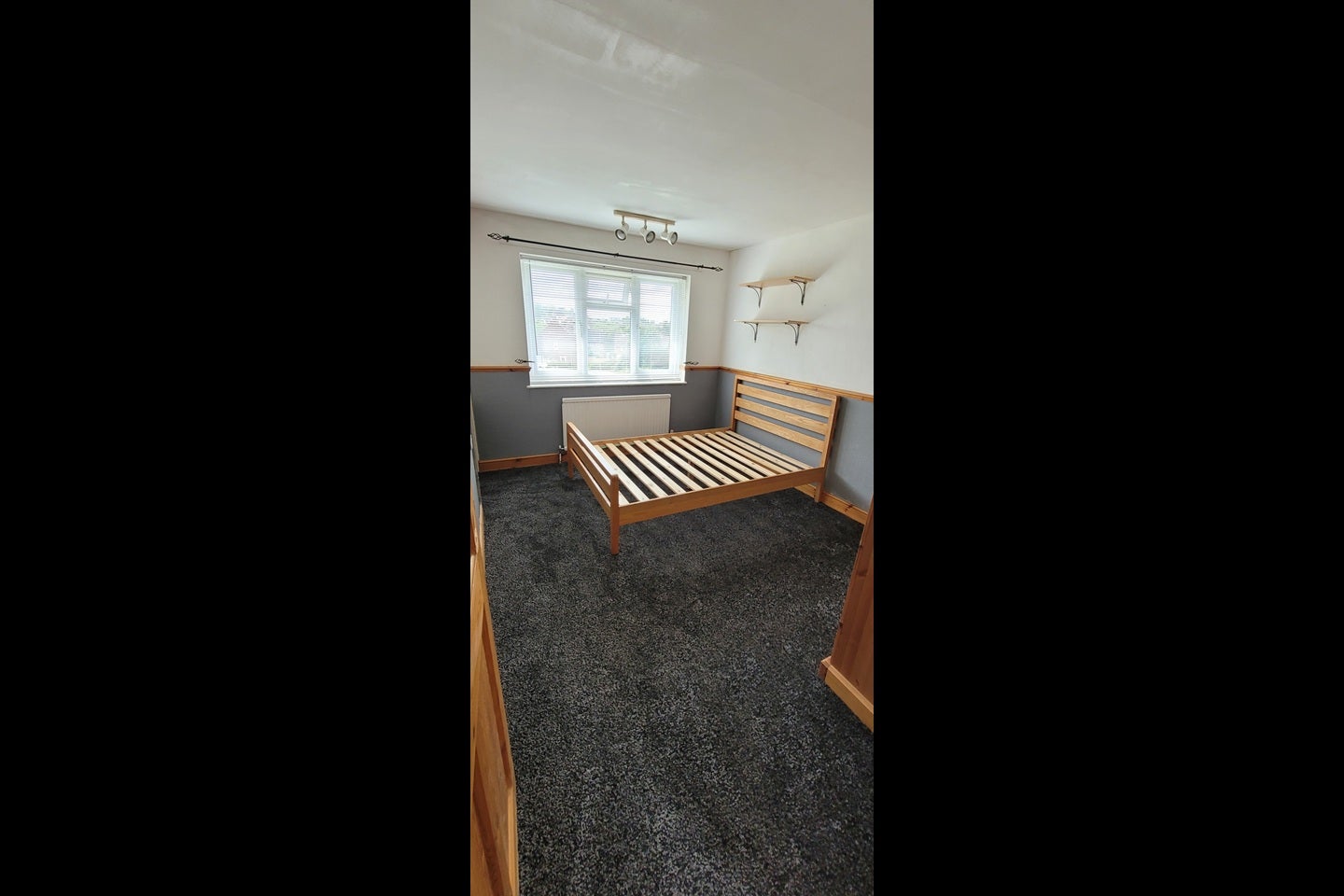 Room Leamington Drive in Bolsover