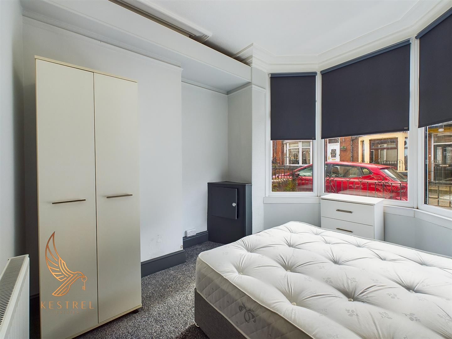 Room Medley Street in Wakefield