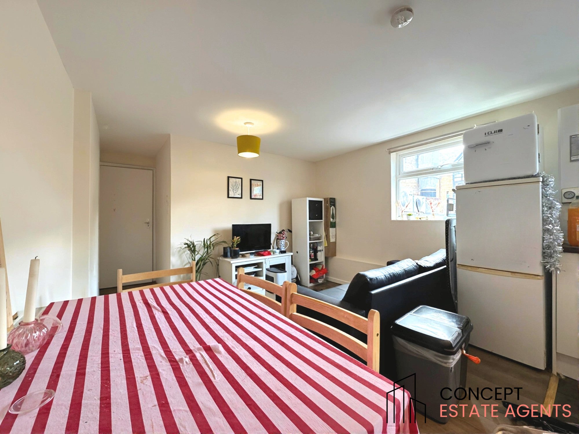 Flat Mellison Road in Greater London