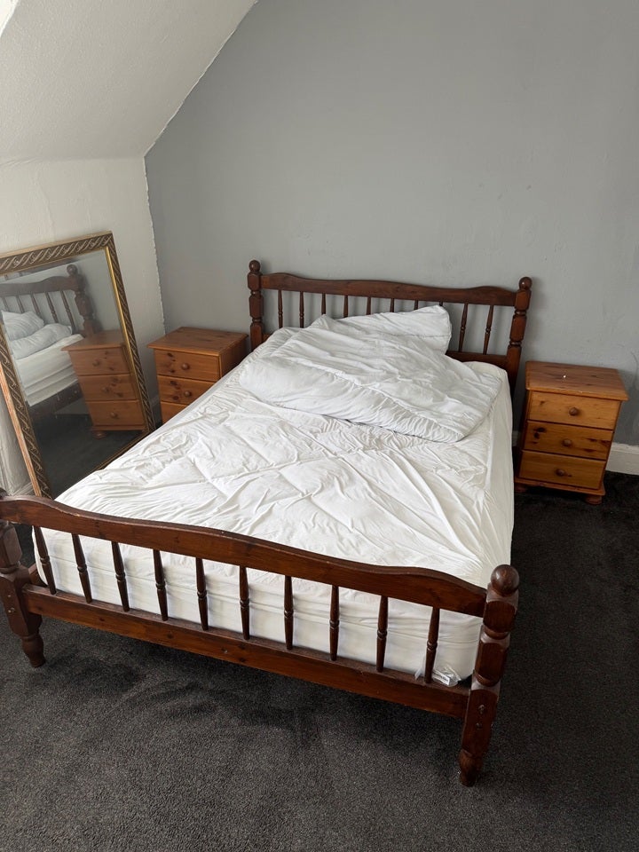Room Green Lane in Greater London
