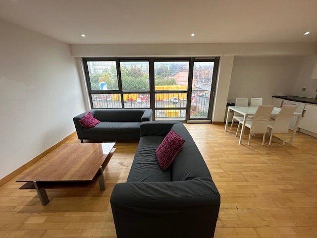 Flat Cathcart Road in Glasgow