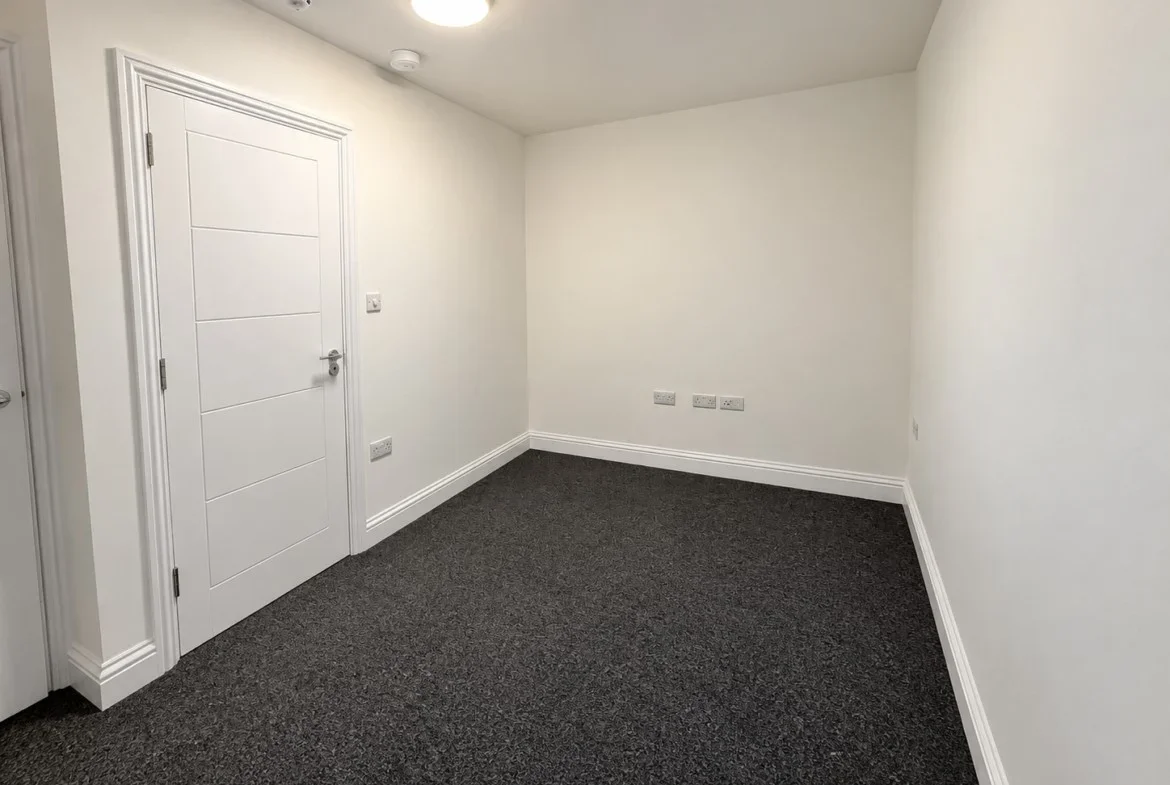 Flat Old Ruislip Road in Greater London
