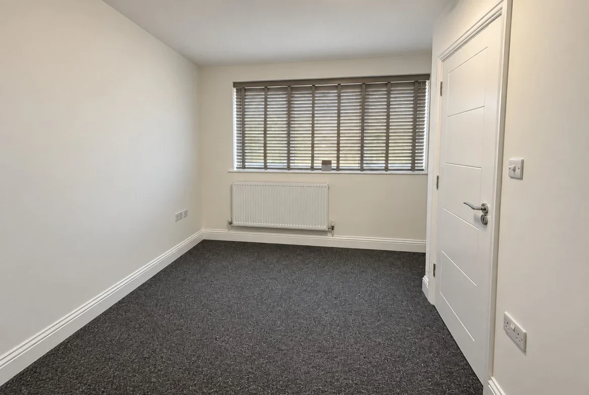 Flat Old Ruislip Road in Greater London