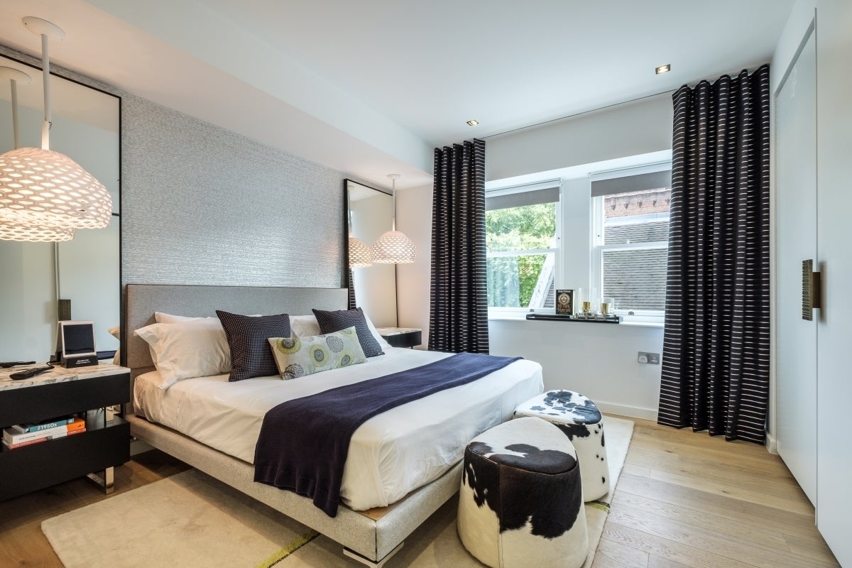Flat Essex Street in City of Westminster