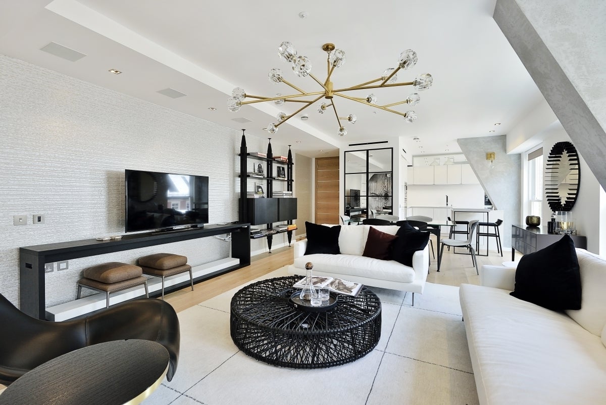Flat Essex Street in City of Westminster
