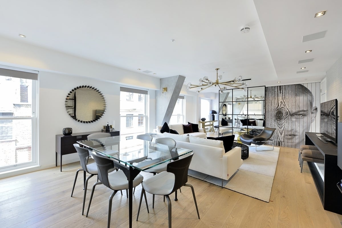 Flat Essex Street in City of Westminster