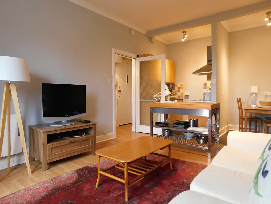 Flat Albion Place in City of Edinburgh