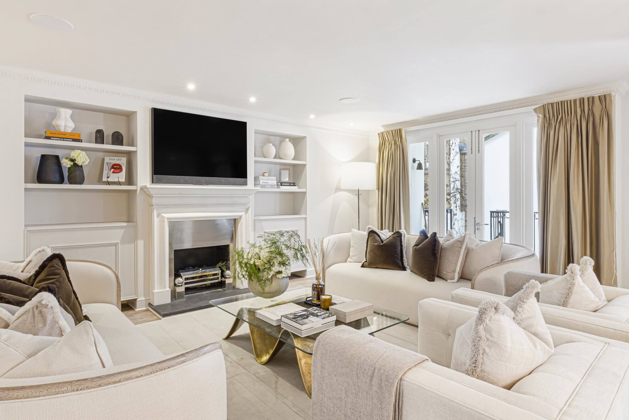 House Cadogan Place in Greater London