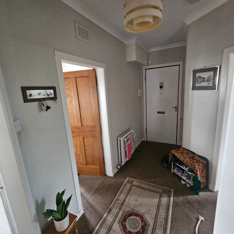 Flat Raploch Avenue in Glasgow