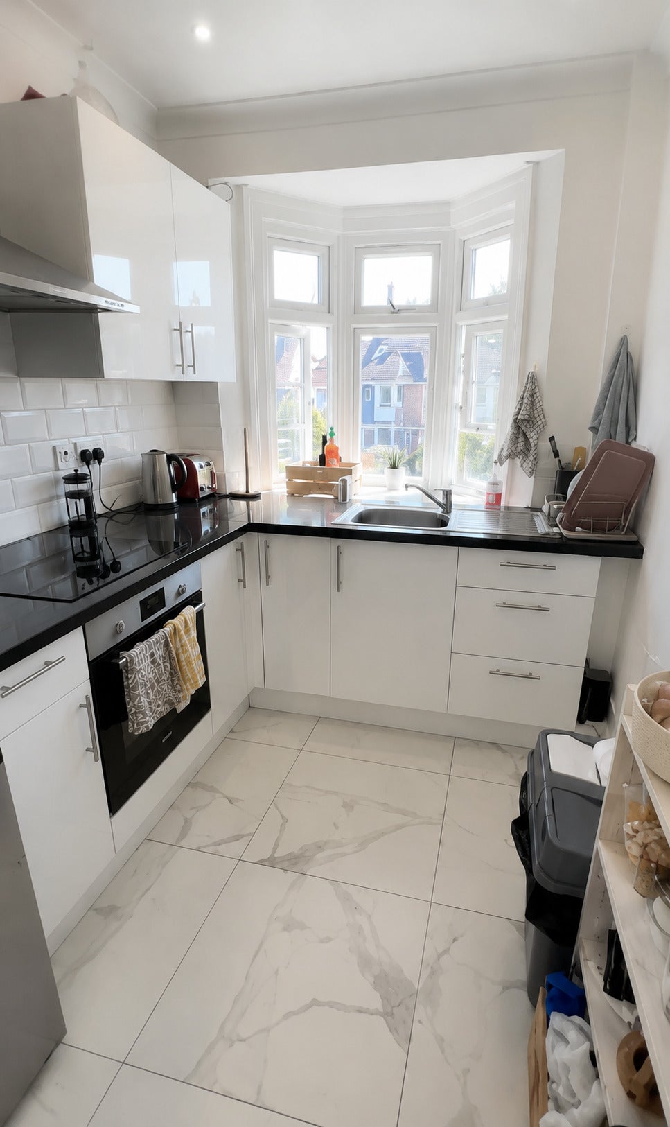 Flat Churchfield Avenue in Greater London