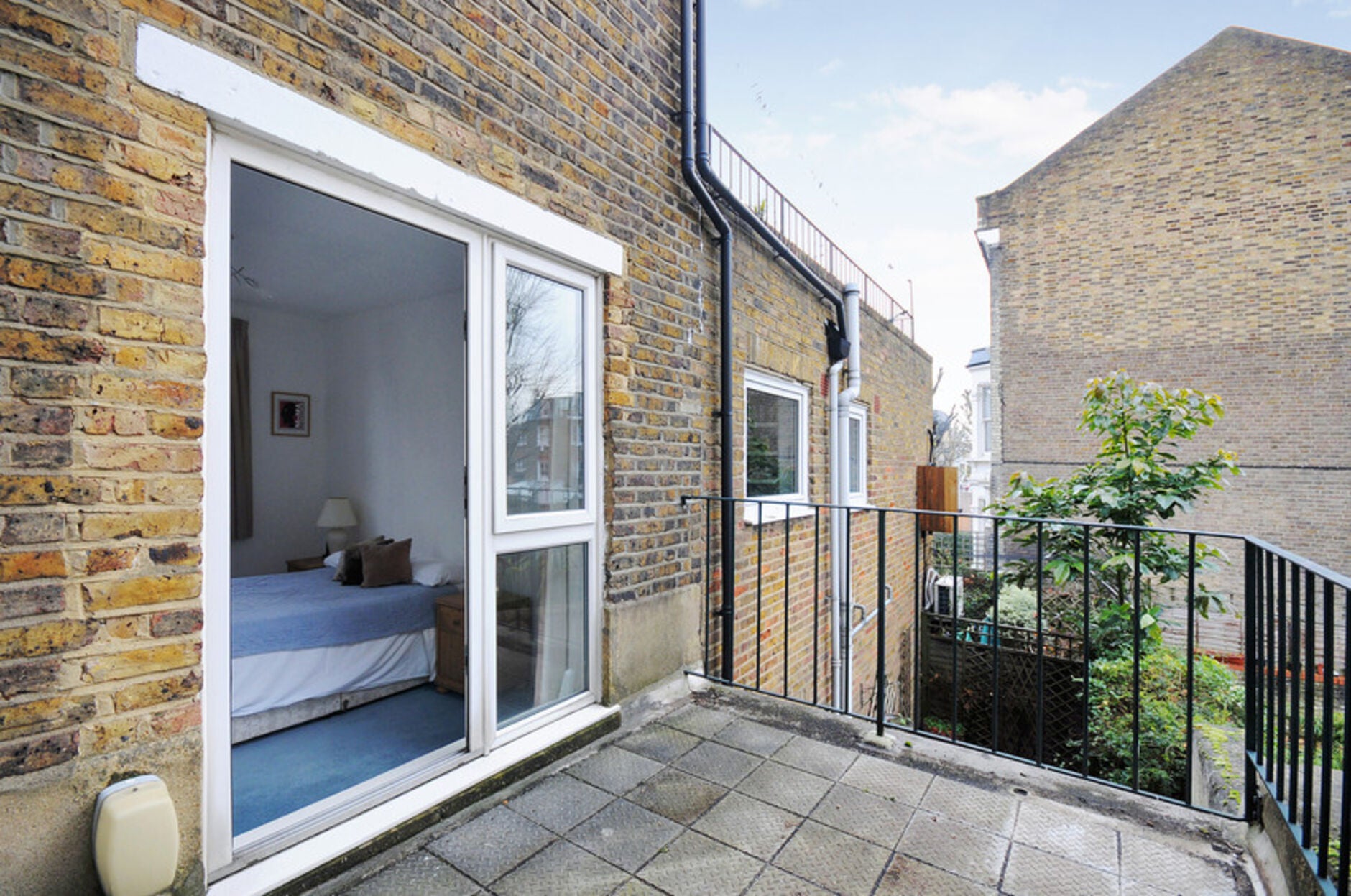 Flat Beauclerc Road in Greater London