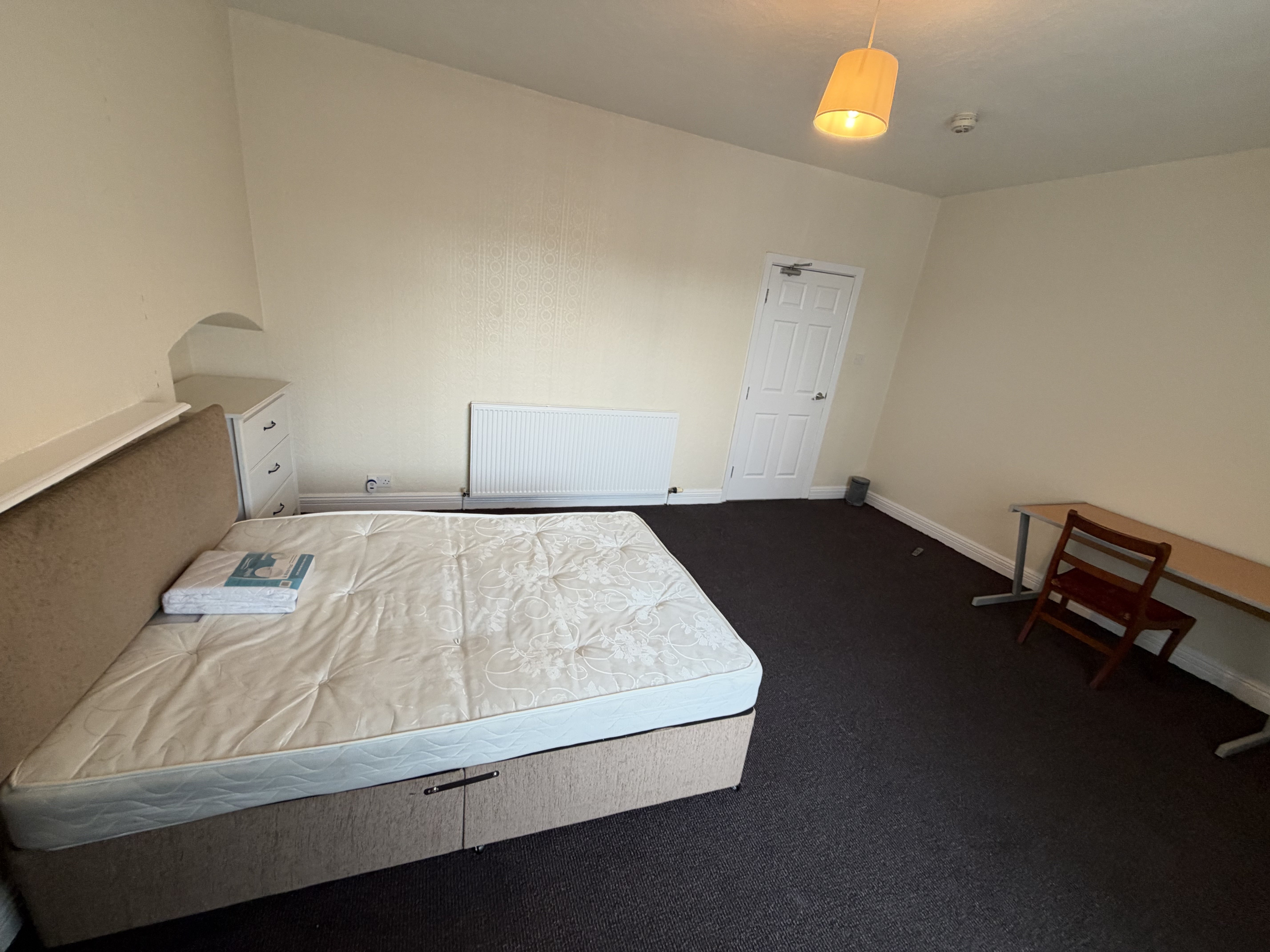 Room Stockport Road in Manchester
