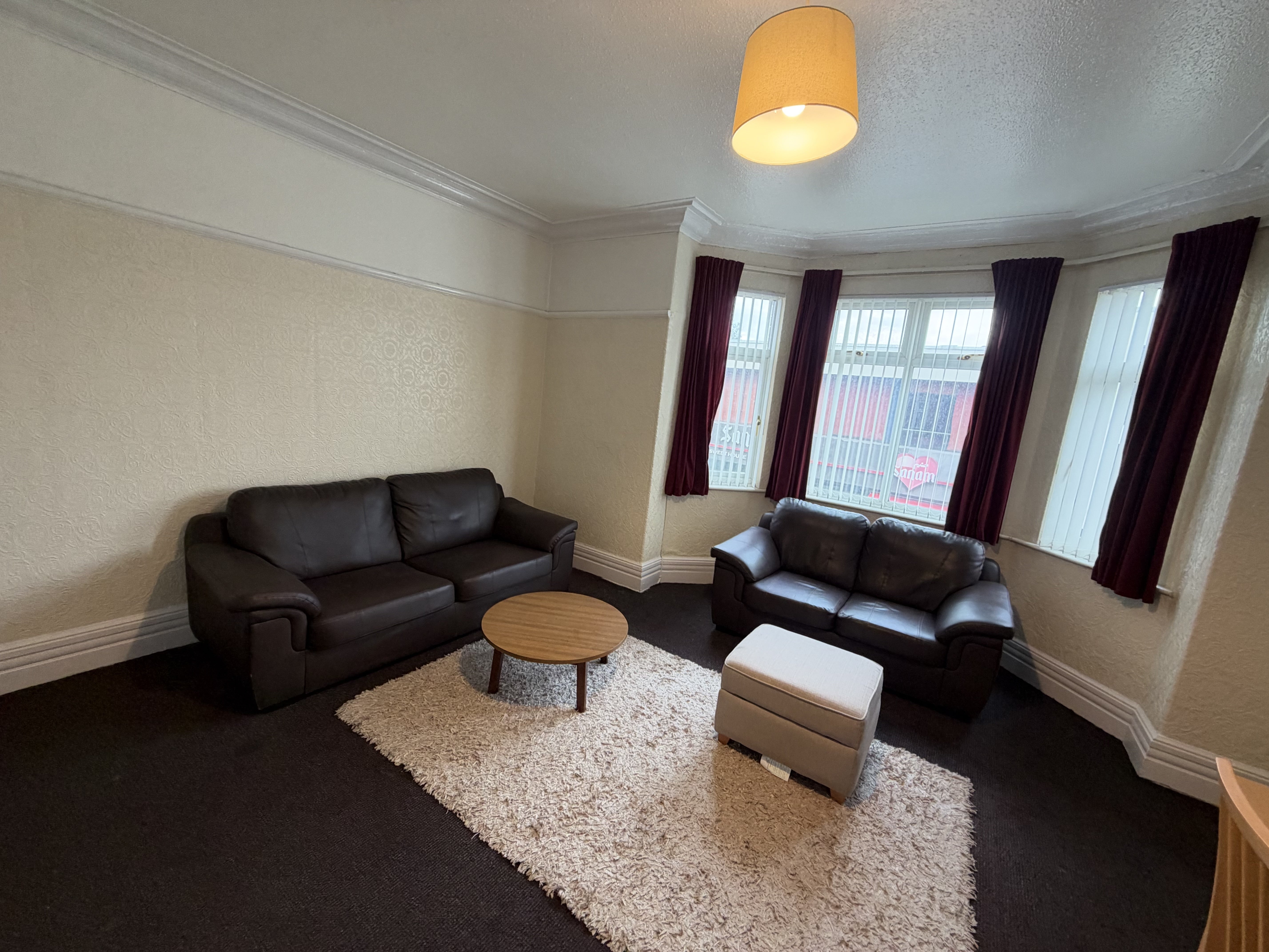 Room Stockport Road in Manchester