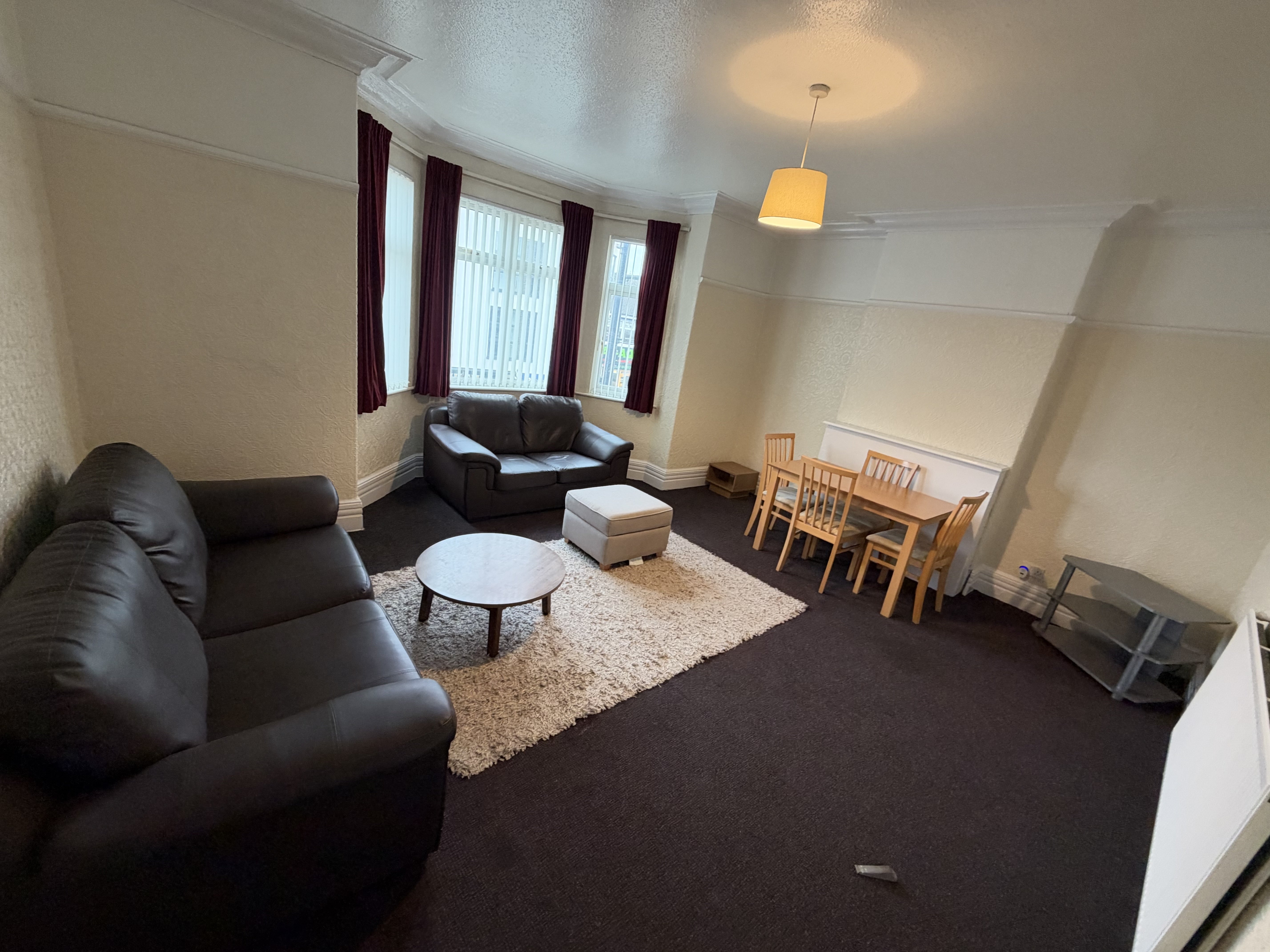 Room Stockport Road in Manchester