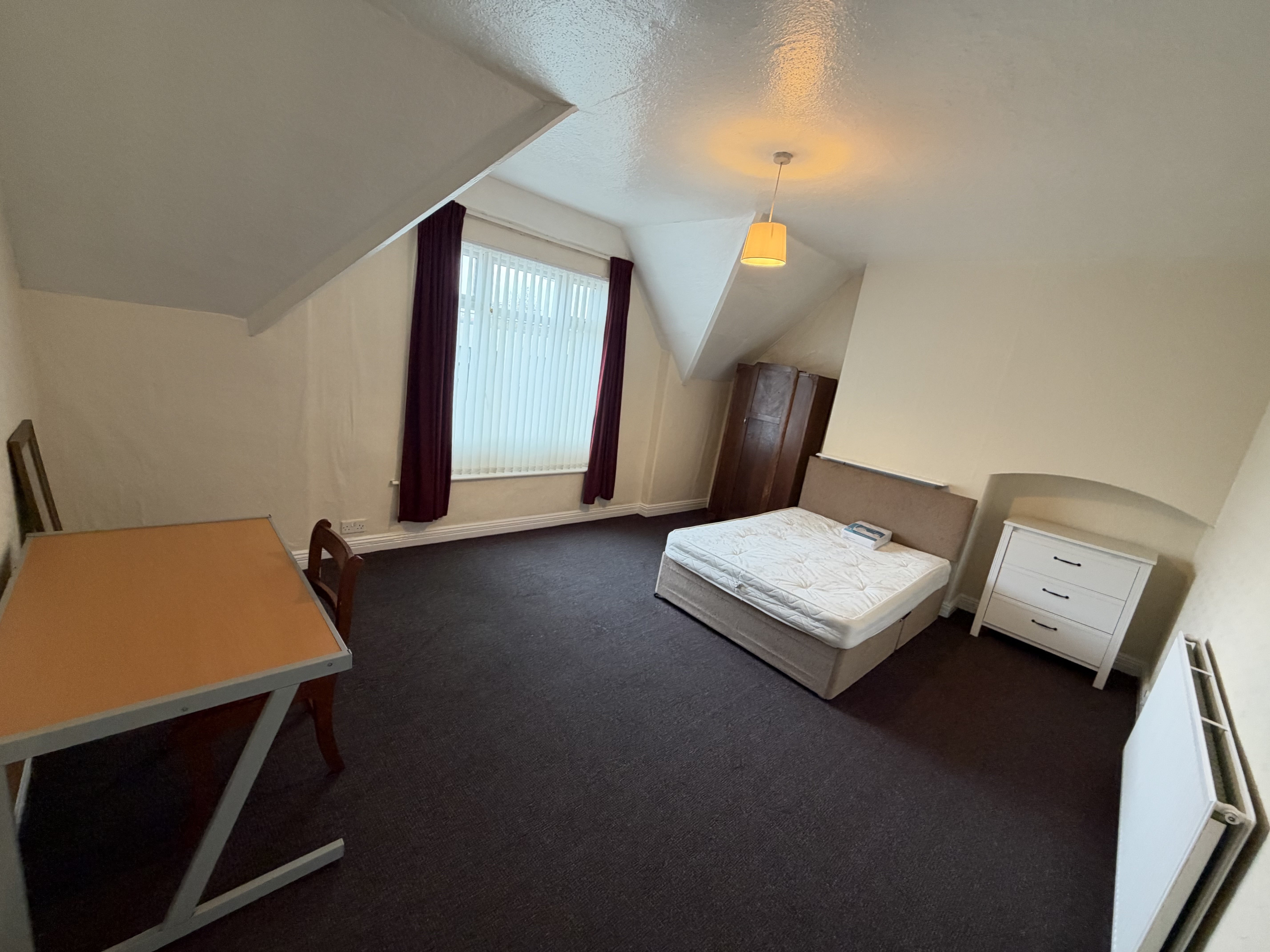 Room Stockport Road in Manchester