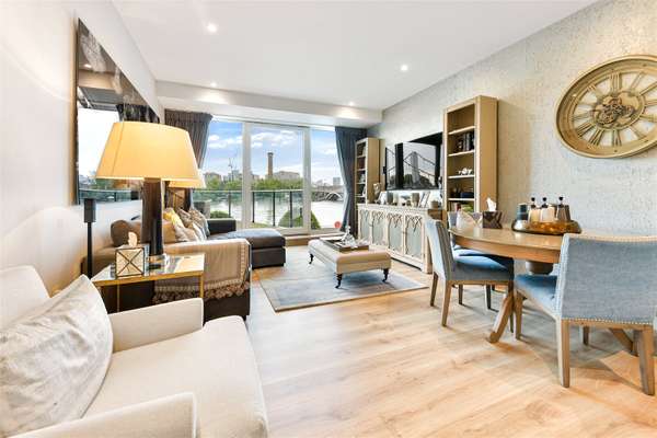 Flat Queenstown Road in Greater London