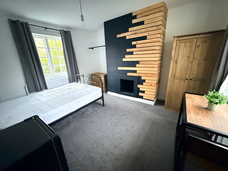 Room Putney Road in Leicester