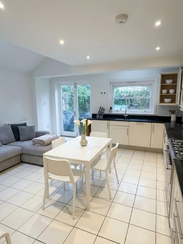 Room Brookville Road in Greater London