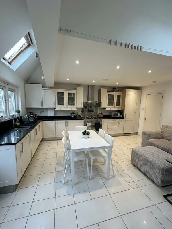 Room Brookville Road in Greater London