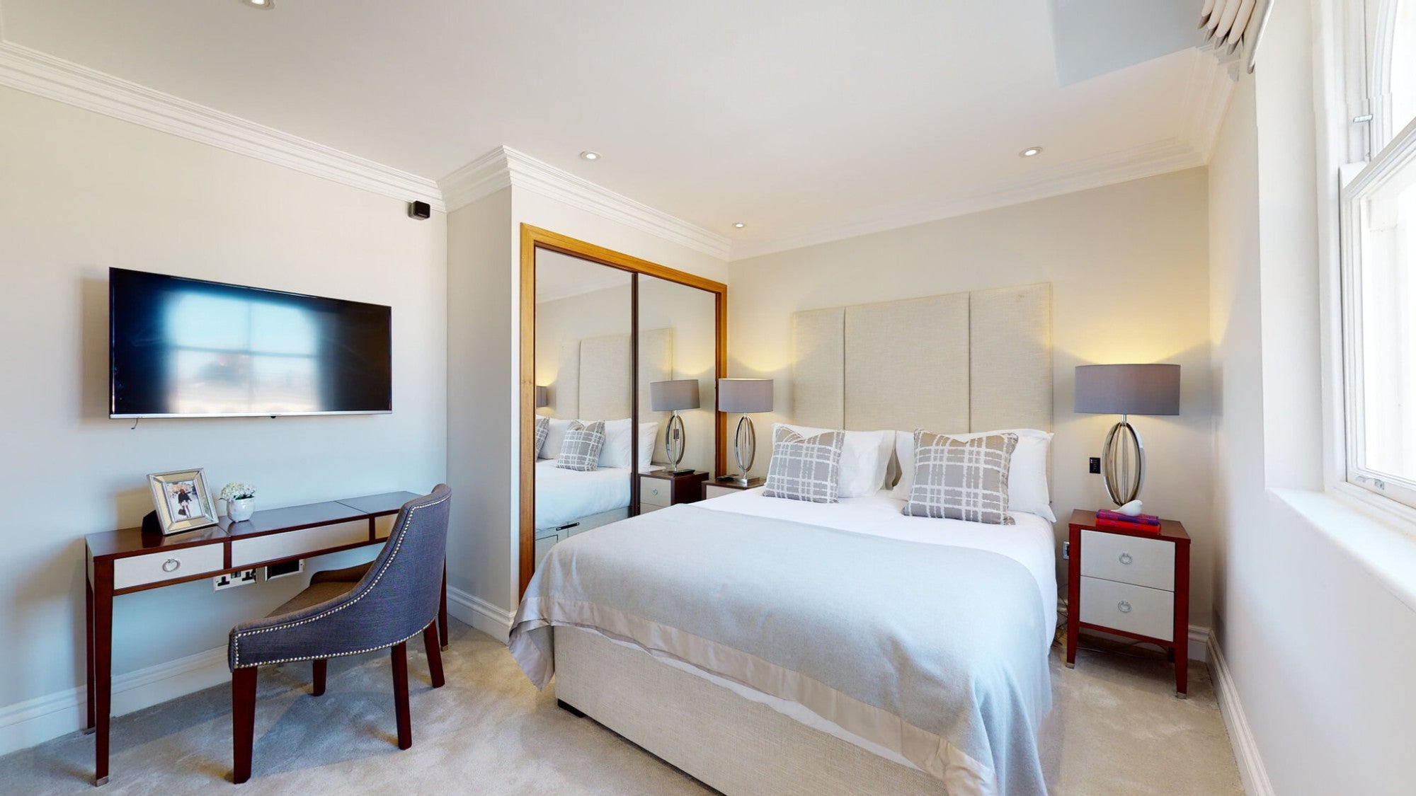 Flat Kensington Gardens Square in City of Westminster
