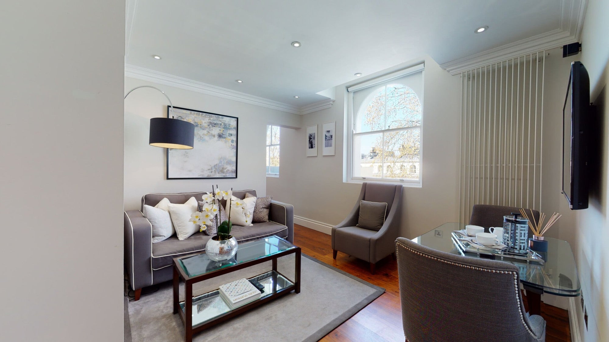 Flat Kensington Gardens Square in City of Westminster