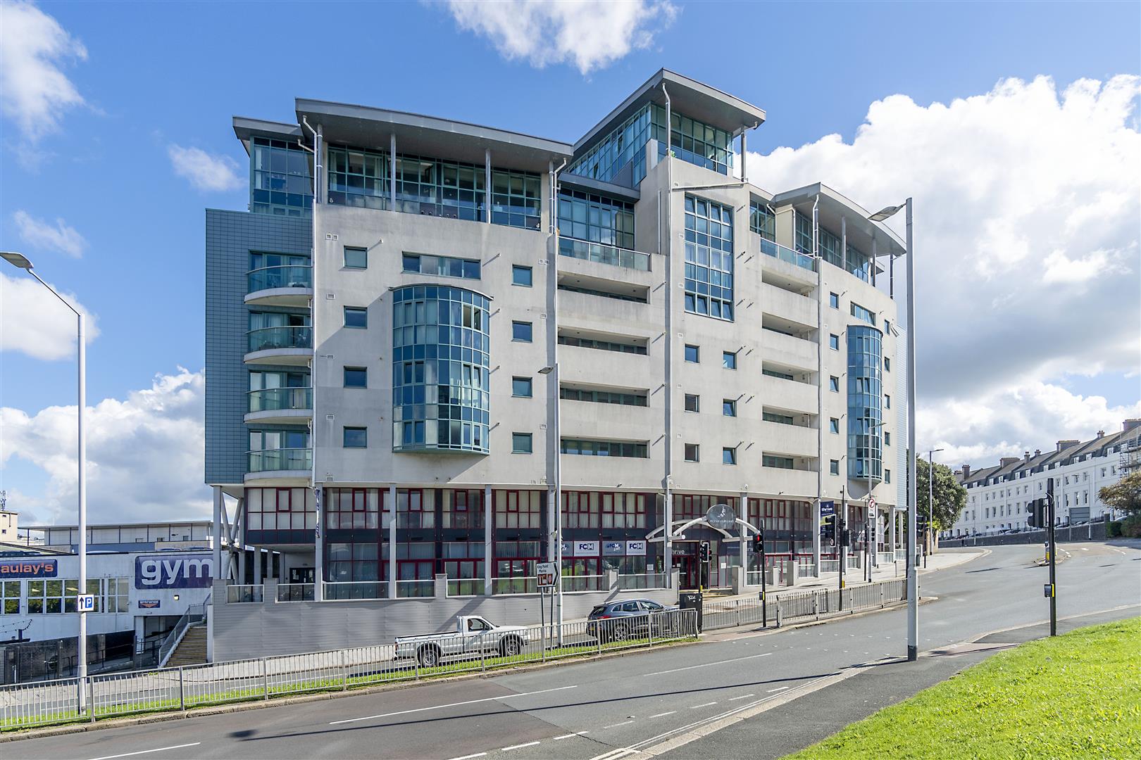 Flat The Crescent in Plymouth