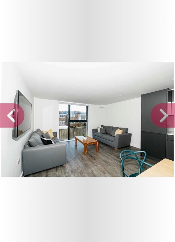 Room Low Hill in Liverpool