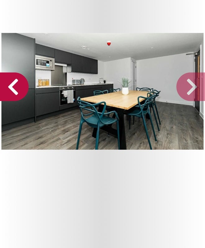 Room Low Hill in Liverpool