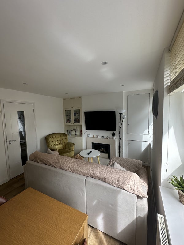 Room Askill Drive in Greater London