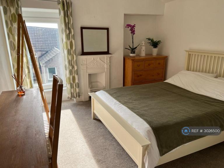 Room Rhondda Street in Swansea